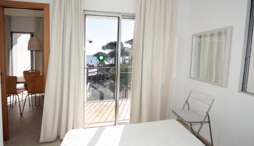 One-Bedroom Apartment with Sea View