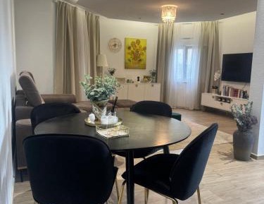 Apartment with Garden View