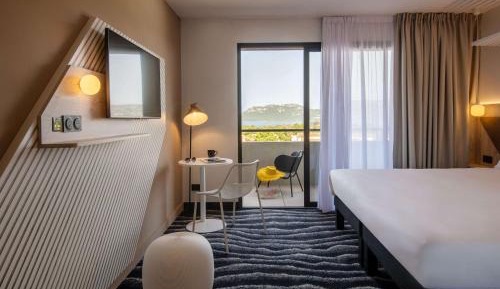 Premium Room with Sea View and Balcony