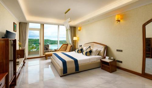 Junior Suite with Balcony