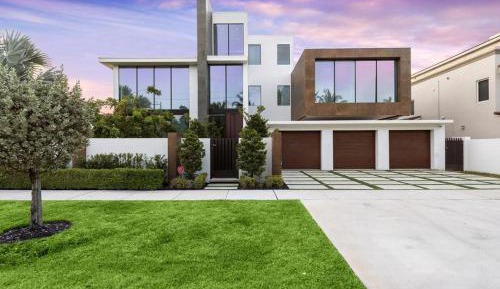 Seven-Bedroom Villa