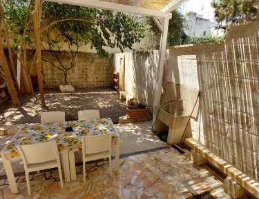 Deluxe Two-Bedroom Apartment with Garden View