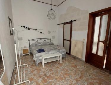 Deluxe One-Bedroom Apartment