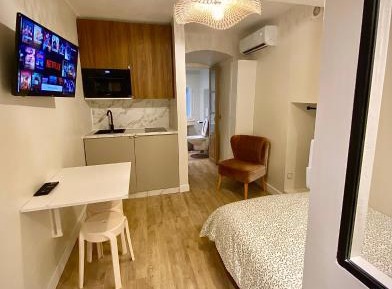 One-Bedroom Apartment