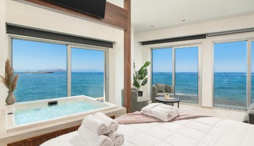 Superior Seafront Suite with Indoor Hot tub