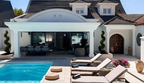 Deluxe Villa