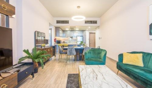 Two-Bedroom Apartment with Lake View