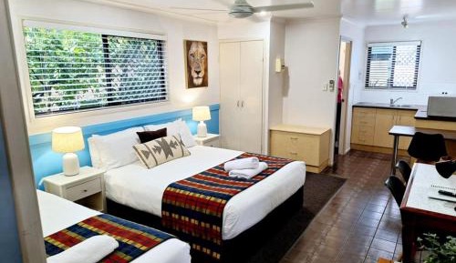 Studio with Queen Bed and Single Bed