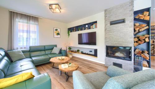 Three-Bedroom Holiday Home 