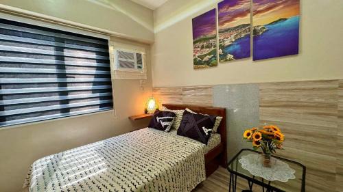 Deluxe Double Room with Side Sea View