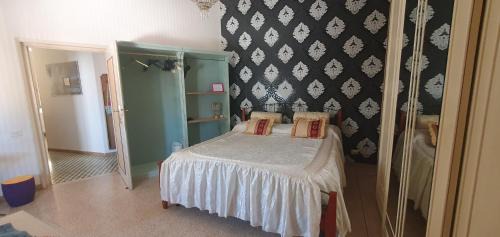 Double Room with Shared Bathroom