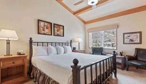 Studio Apartment with King Bed