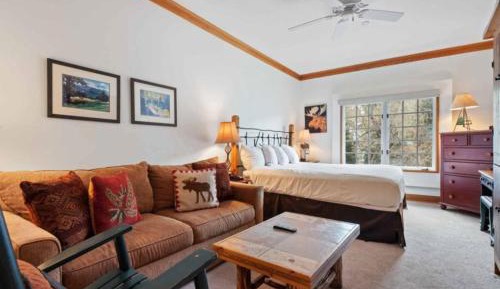Studio Apartment with King Bed