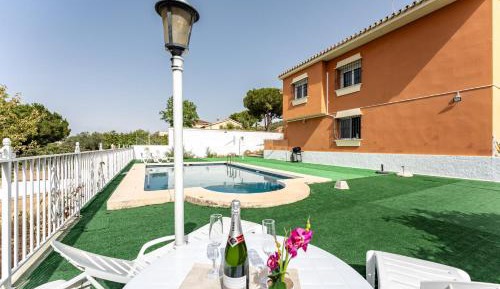Three-Bedroom Holiday Home 