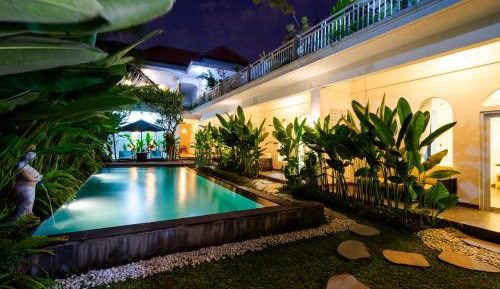 King Room with Pool View
