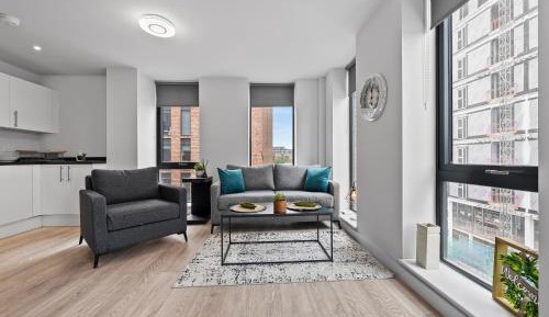 Deluxe One-Bedroom Apartment with City View