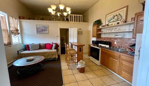 Deluxe King Suite