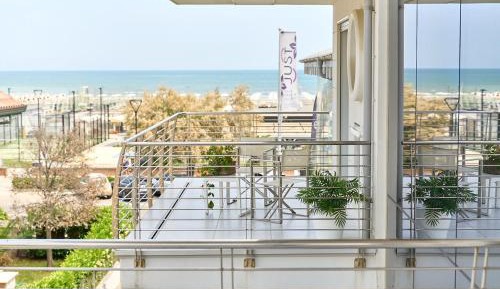 One-Bedroom Apartment with Balcony