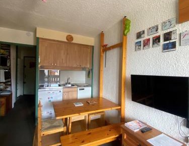 Two-Bedroom Apartment with Mountain View