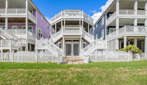 Four bedroom holiday home 