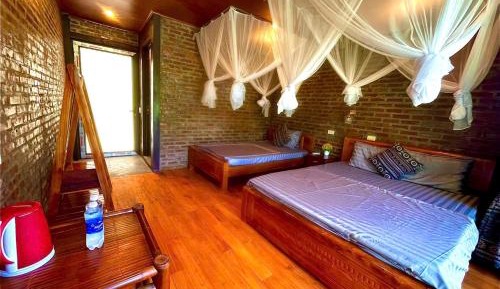 Bungalow - Water Front 