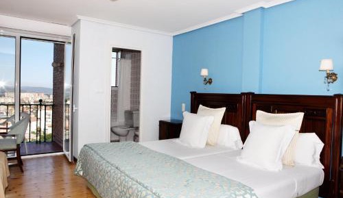 Standard Triple Room with Sea View