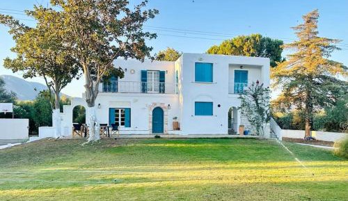 Villa - Beach Front