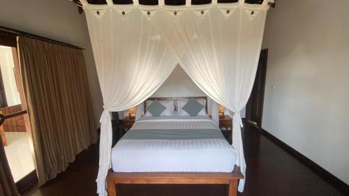 Superior Double Room with Pool View