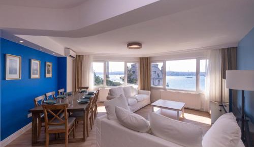 Three-Bedroom Apartment with Sea View