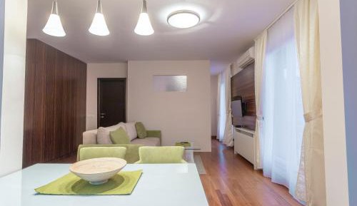 One-Bedroom Apartment with Terrace