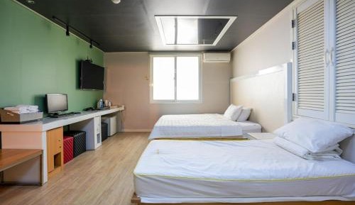 Deluxe Twin Room