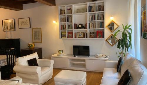 One-Bedroom Apartment with Terrace