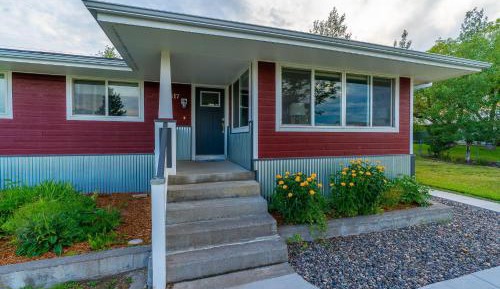 Three-Bedroom Holiday Home 