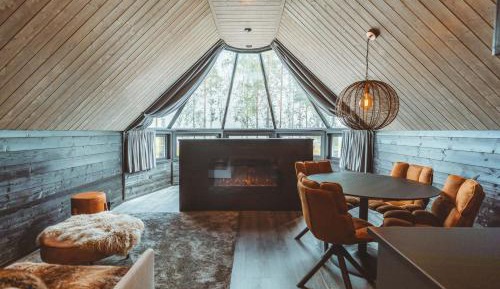 Aurora Cabin Family