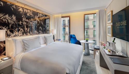 Classic Room with City View
