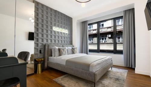 Superior King Suite
