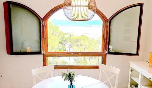 Two-Bedroom Apartment with Balcony and Sea View