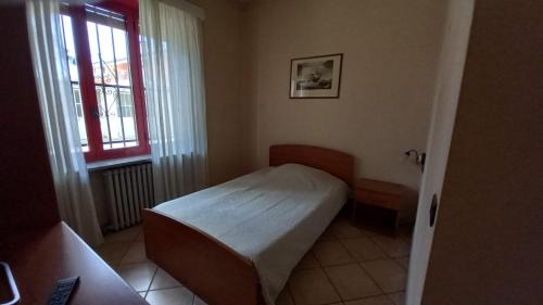 Single Room with Private Bathroom