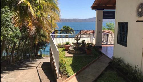 Apartment with Lake View