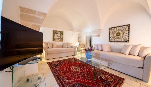 Double Room with Garden and Pool View
