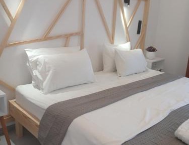 Studio (2 Adults)