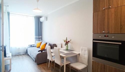 One-Bedroom Apartment with Balcony