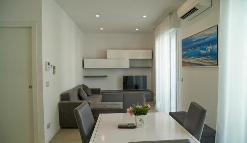 Family Room with Garden View