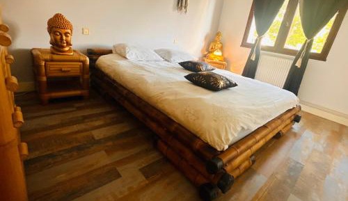 Queen Room with Garden View
