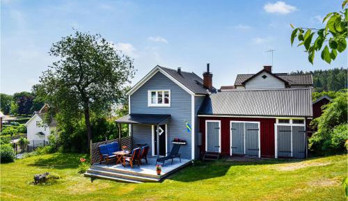 One-Bedroom Holiday Home