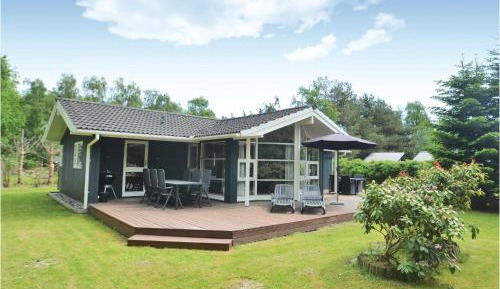 Three-Bedroom Holiday Home 