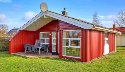 Three-Bedroom Holiday Home 