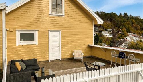 Three-Bedroom Holiday Home 