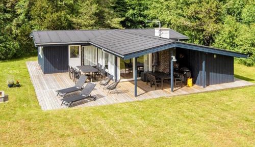 Four-Bedroom Holiday Home