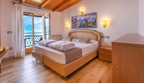 Double Room with Lake View - Attic